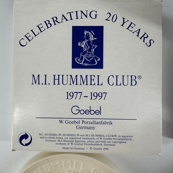 M.I. Hummel Club 20th Anniversary Commemorative Set 1977–1997 Goebel Germany - Picture 8 of 10